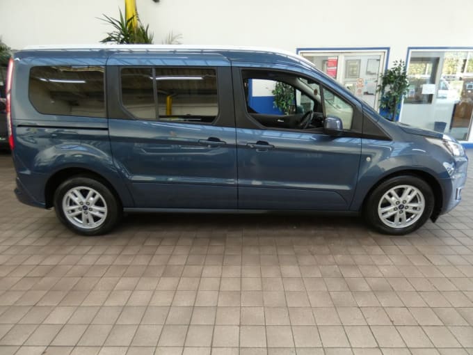 2025 Ford Grand Tourneo Connect
