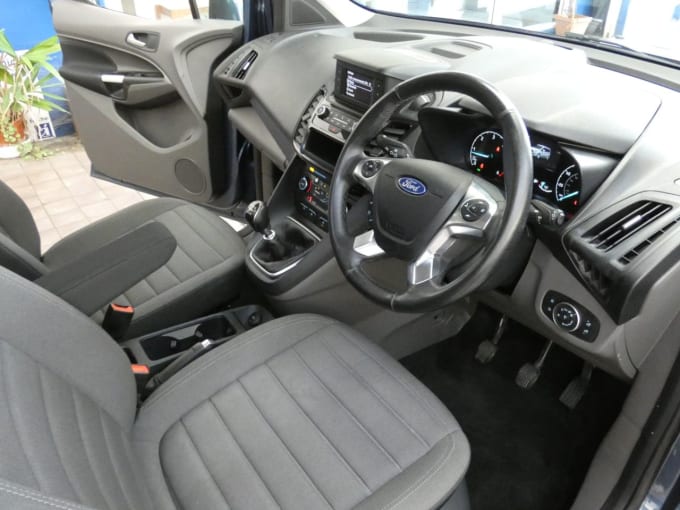 2025 Ford Grand Tourneo Connect
