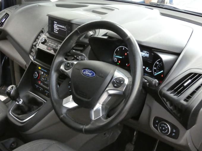 2025 Ford Grand Tourneo Connect