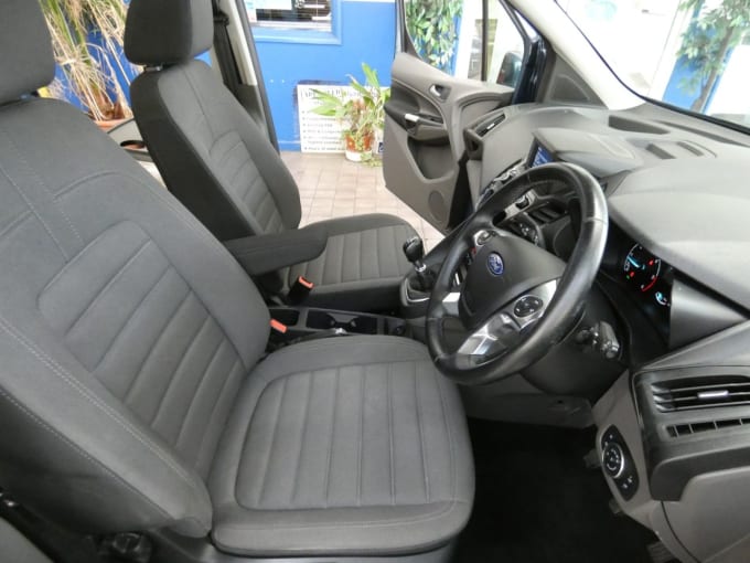 2025 Ford Grand Tourneo Connect