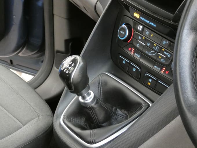 2025 Ford Grand Tourneo Connect