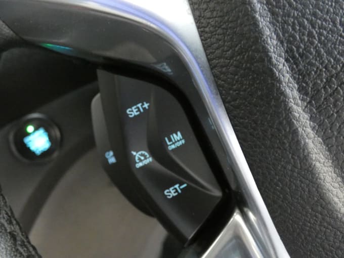 2025 Ford Grand Tourneo Connect