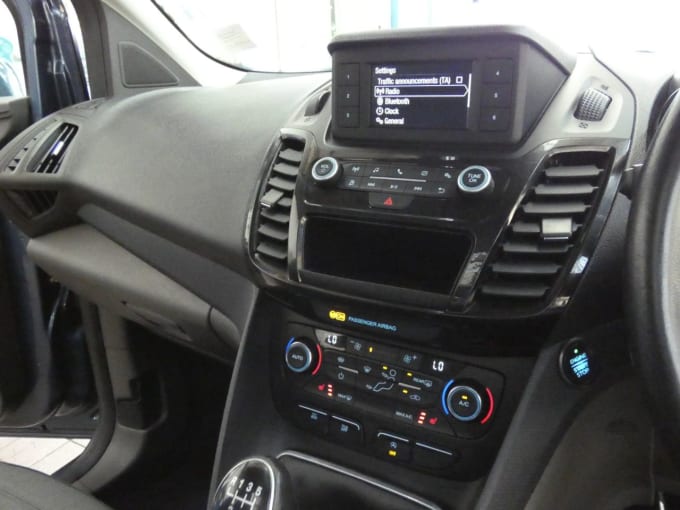 2025 Ford Grand Tourneo Connect