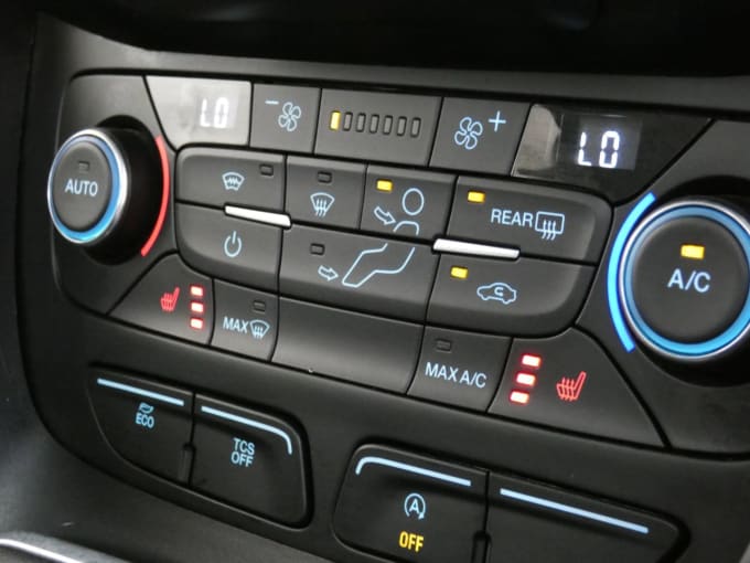 2025 Ford Grand Tourneo Connect
