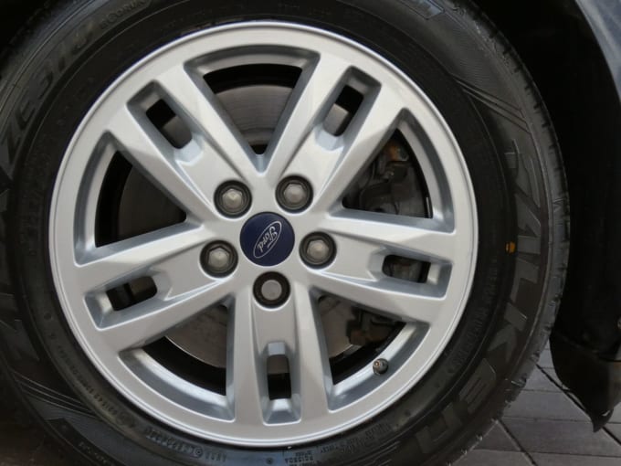2025 Ford Grand Tourneo Connect