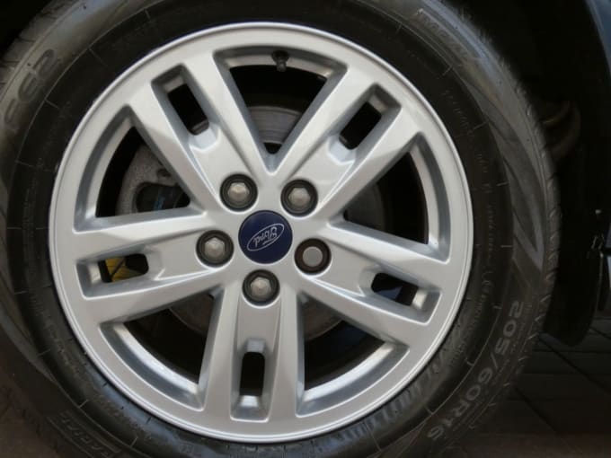 2025 Ford Grand Tourneo Connect