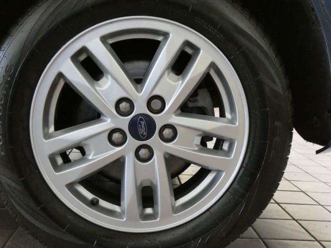 2025 Ford Grand Tourneo Connect