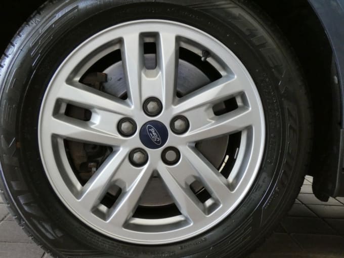 2025 Ford Grand Tourneo Connect