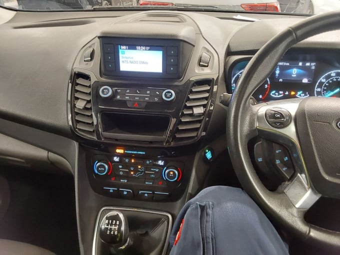 2025 Ford Grand Tourneo Connect