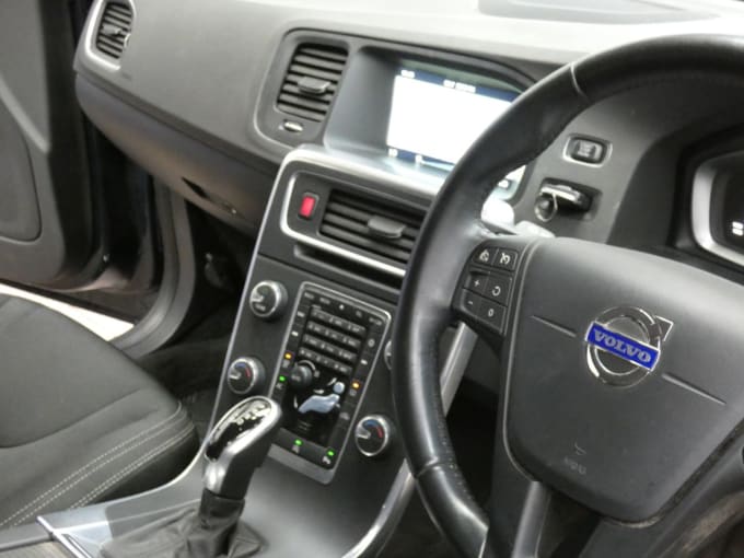 2025 Volvo V60