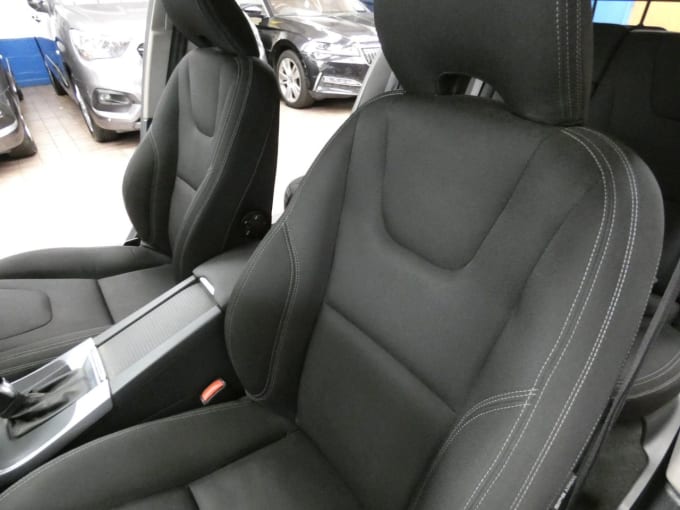 2025 Volvo V60