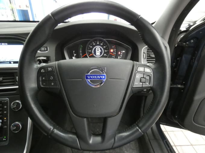 2025 Volvo V60