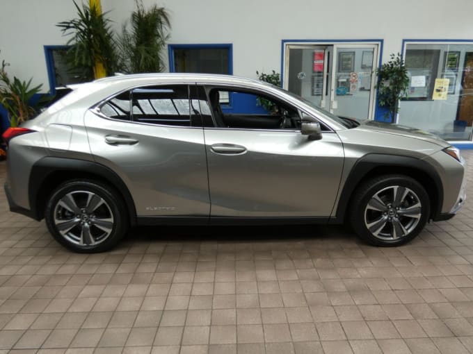 2025 Lexus Ux