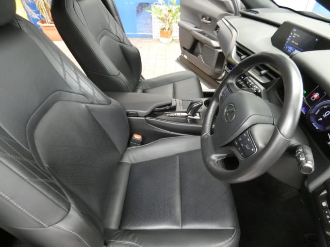 2025 Lexus Ux