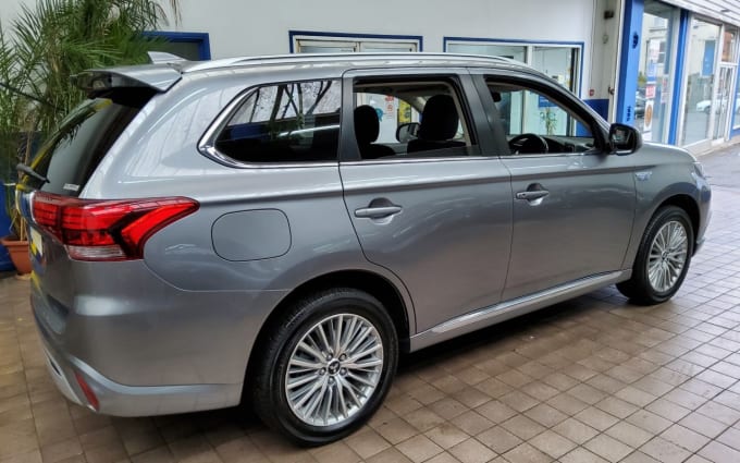 2025 Mitsubishi Outlander