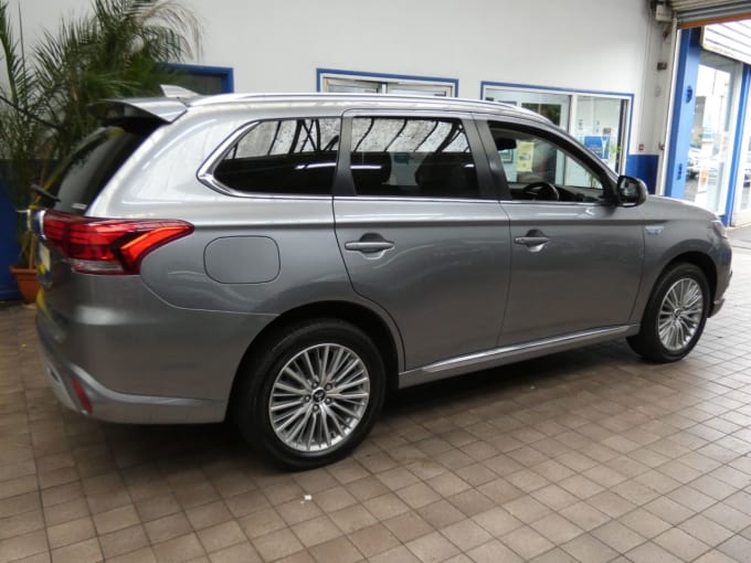 2025 Mitsubishi Outlander