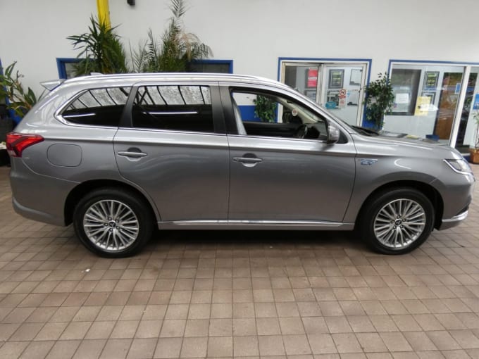 2025 Mitsubishi Outlander