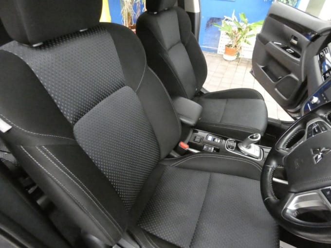 2025 Mitsubishi Outlander