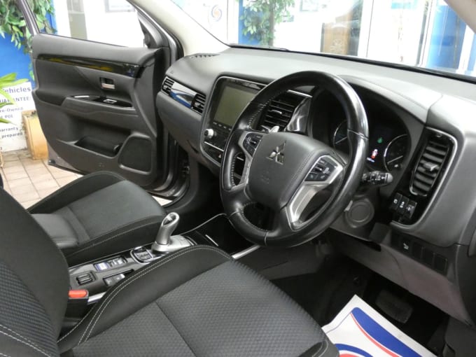 2025 Mitsubishi Outlander