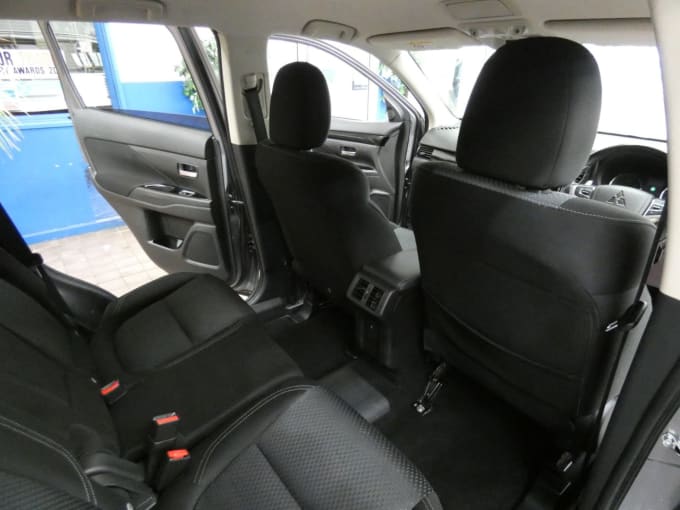 2025 Mitsubishi Outlander
