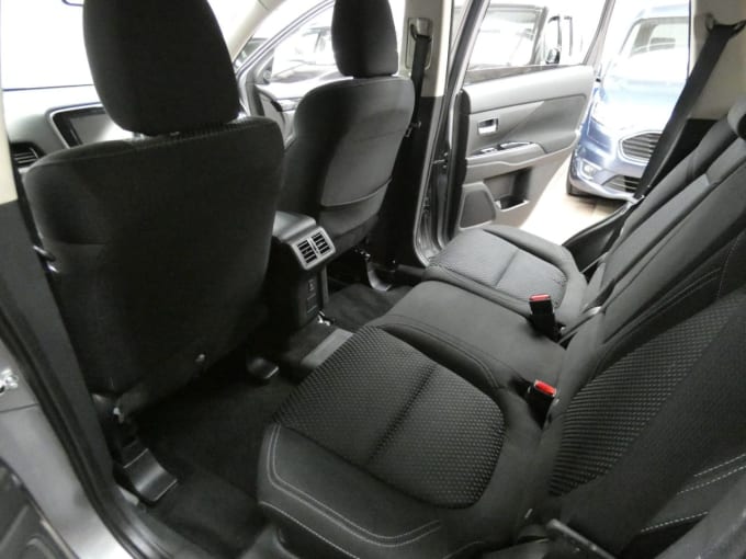 2025 Mitsubishi Outlander