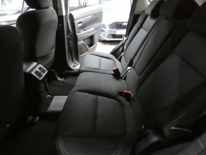 2025 Mitsubishi Outlander