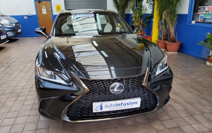 2025 Lexus Es