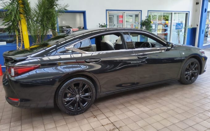 2025 Lexus Es