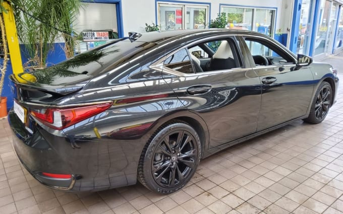 2025 Lexus Es