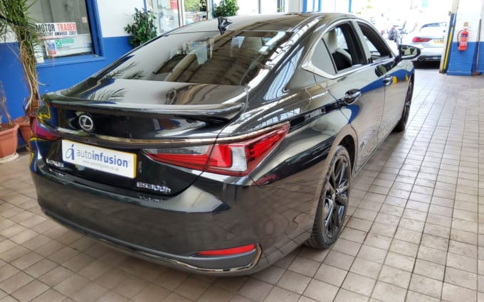 2025 Lexus Es