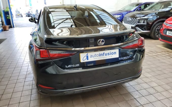 2025 Lexus Es