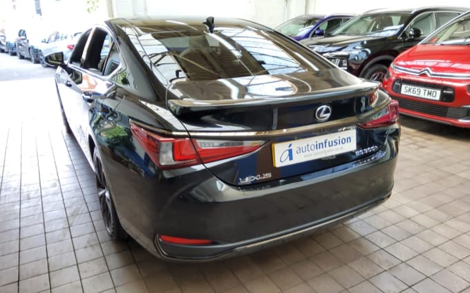 2025 Lexus Es