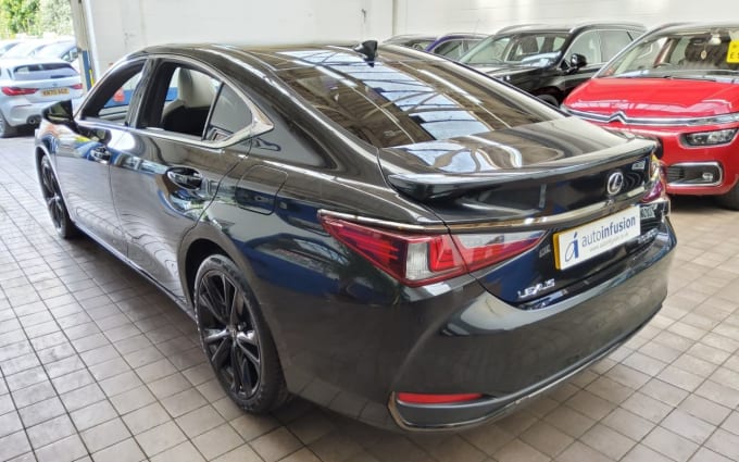 2025 Lexus Es