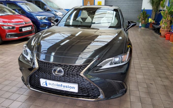 2025 Lexus Es