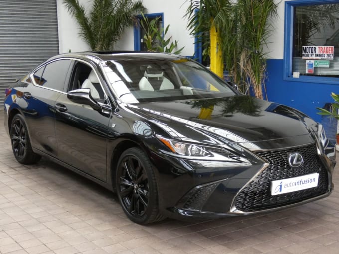 2025 Lexus Es