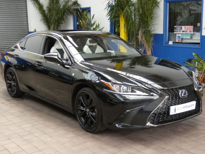 2025 Lexus Es