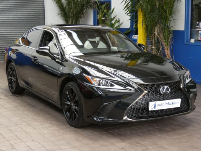 2025 Lexus Es