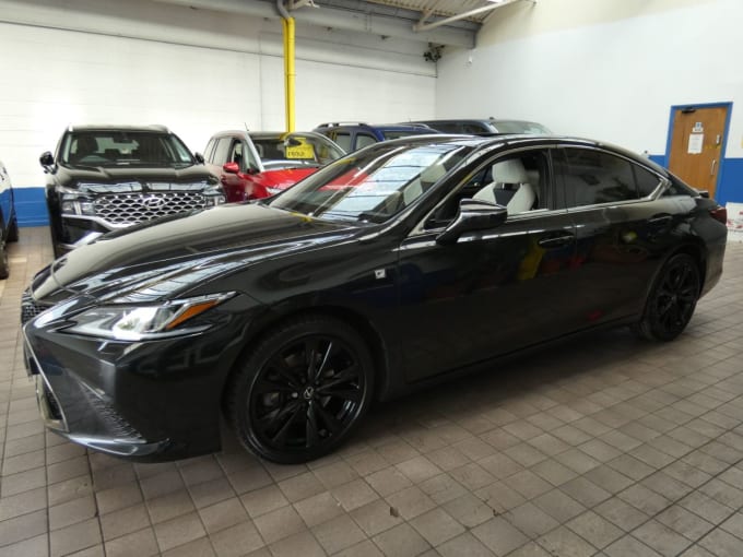 2025 Lexus Es