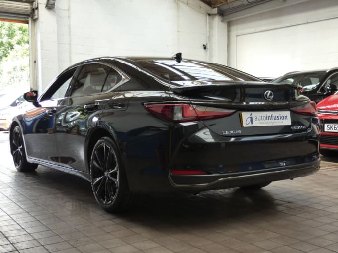 2025 Lexus Es