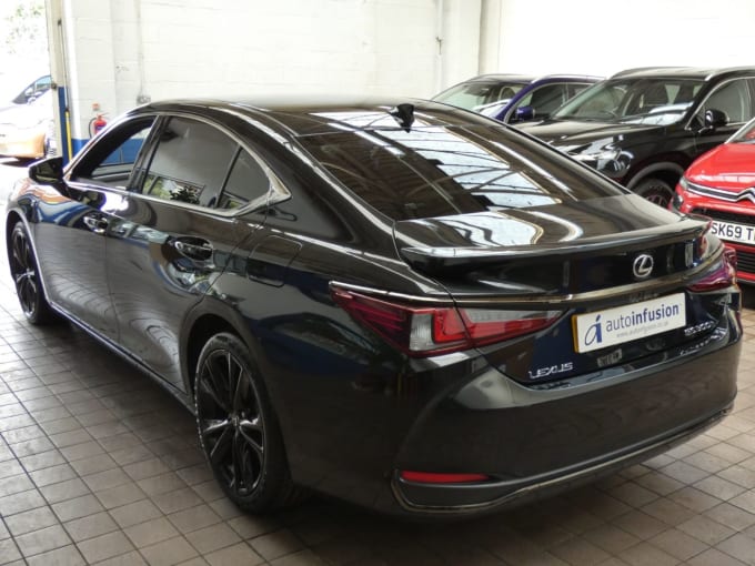 2025 Lexus Es