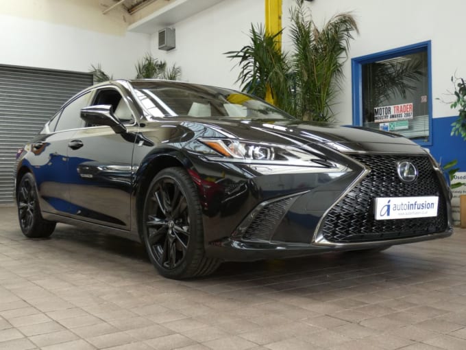 2025 Lexus Es