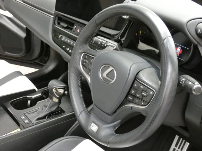 2025 Lexus Es