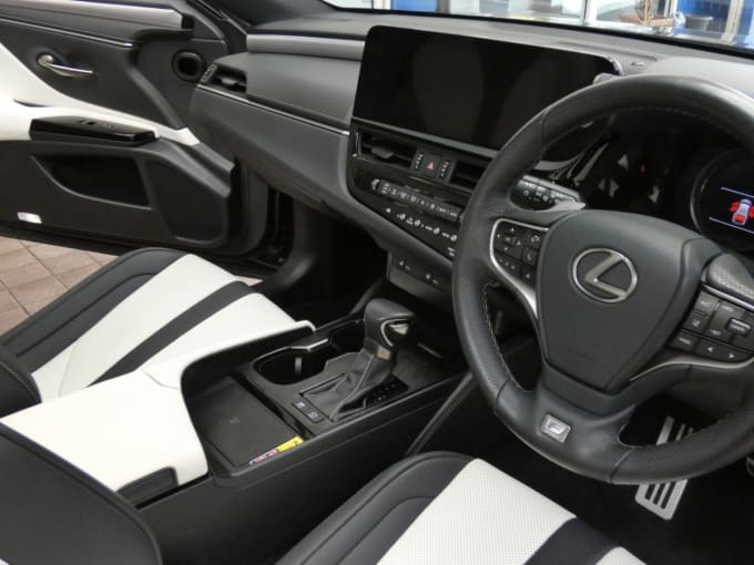 2025 Lexus Es