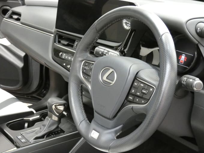 2025 Lexus Es