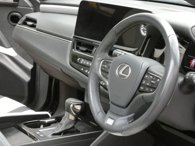 2025 Lexus Es