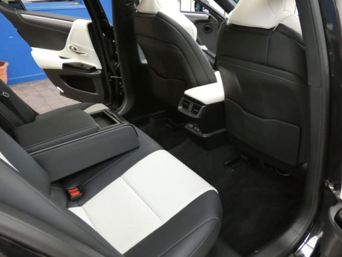 2025 Lexus Es