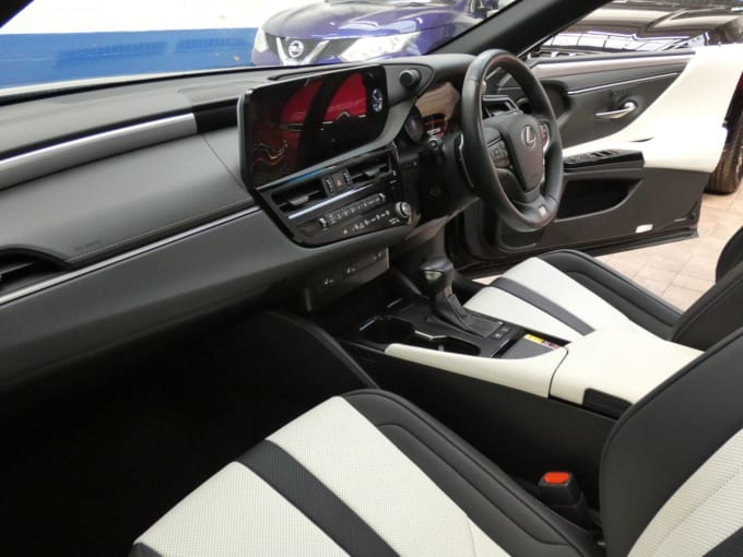 2025 Lexus Es