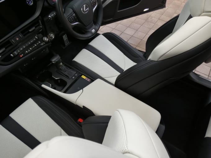 2025 Lexus Es