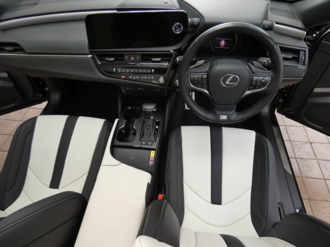2025 Lexus Es