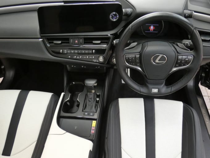 2025 Lexus Es